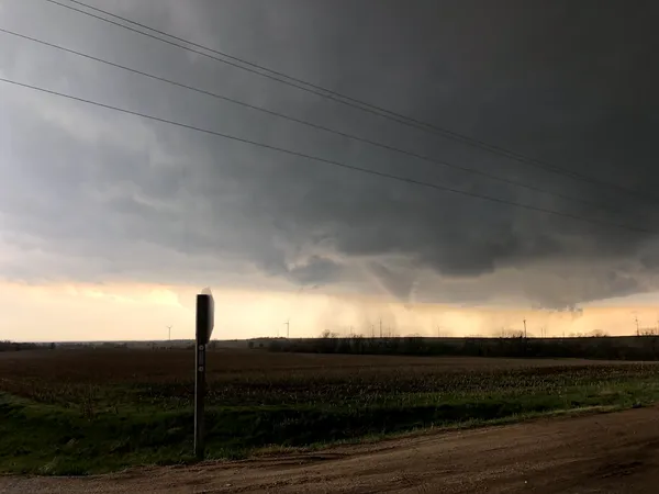 Funnel cloud